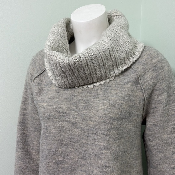 ANTHROPOLOGIE Sleeping On Snow Sweater Cowl Fringe Hem Wool M - Picture 4 of 9